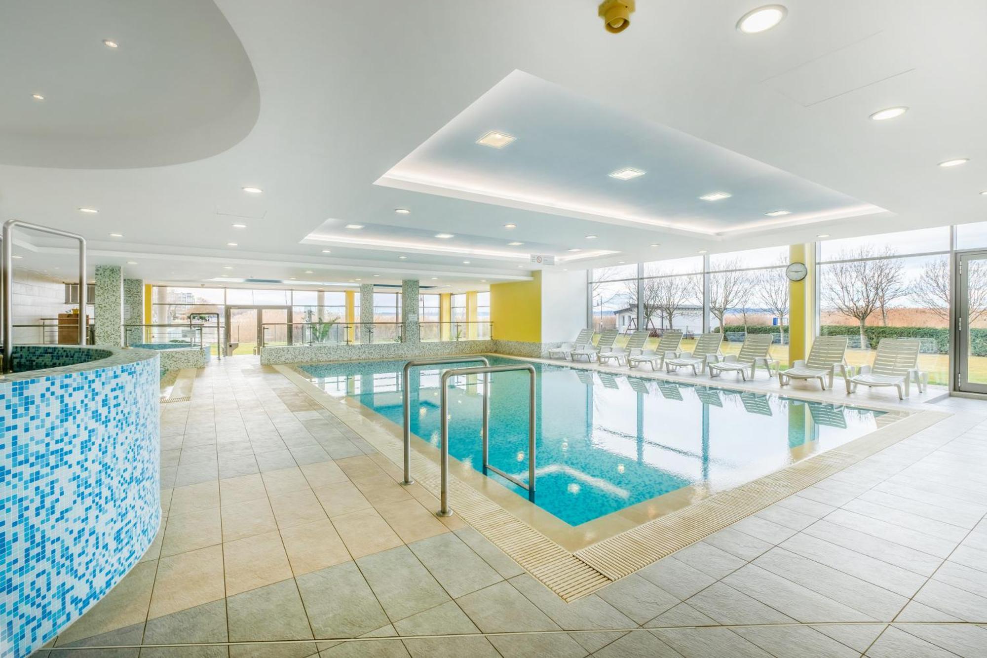 Myflat Club 218 Gold II Wellness Apartment Siofok Exterior photo