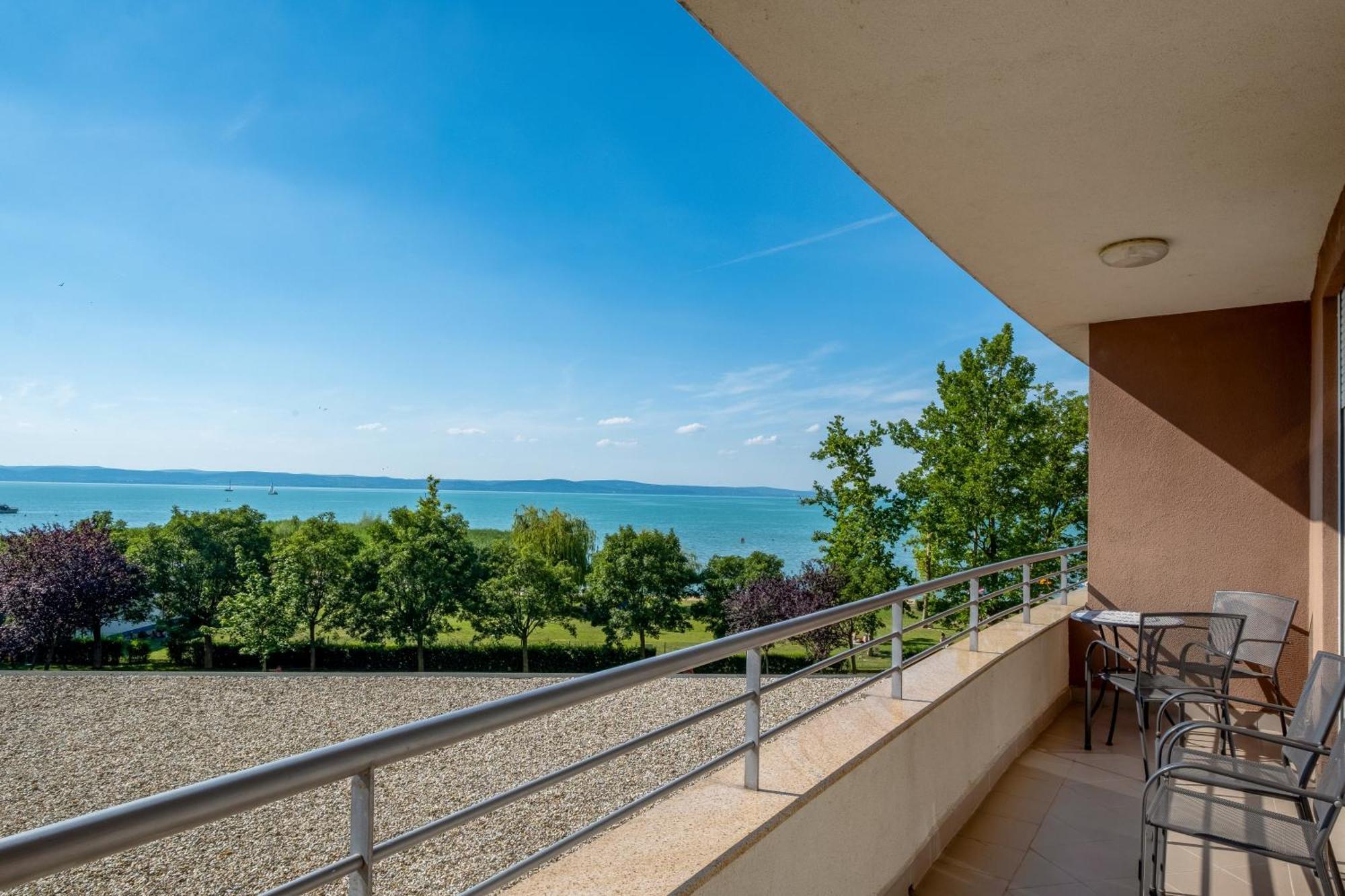 Myflat Club 218 Gold II Wellness Apartment Siofok Exterior photo